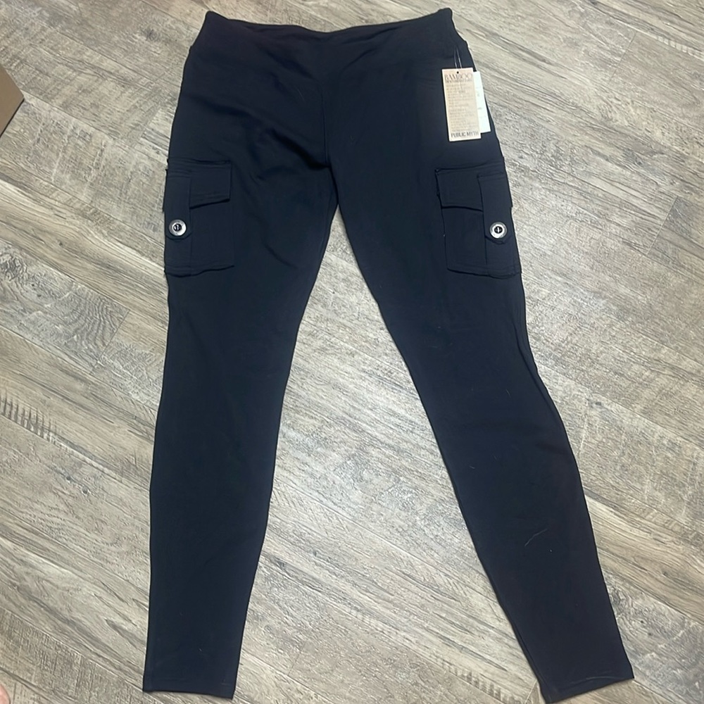 Public Myth cargo legging brand new with tags sz L
